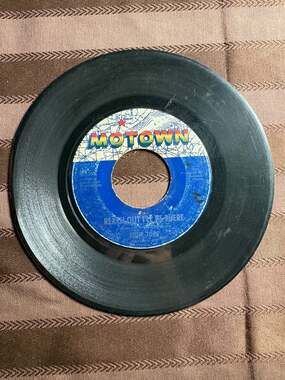 Vibrant Four Tops Motown 45 RPM 7" Vinyl Single - Classic Soul Hit!